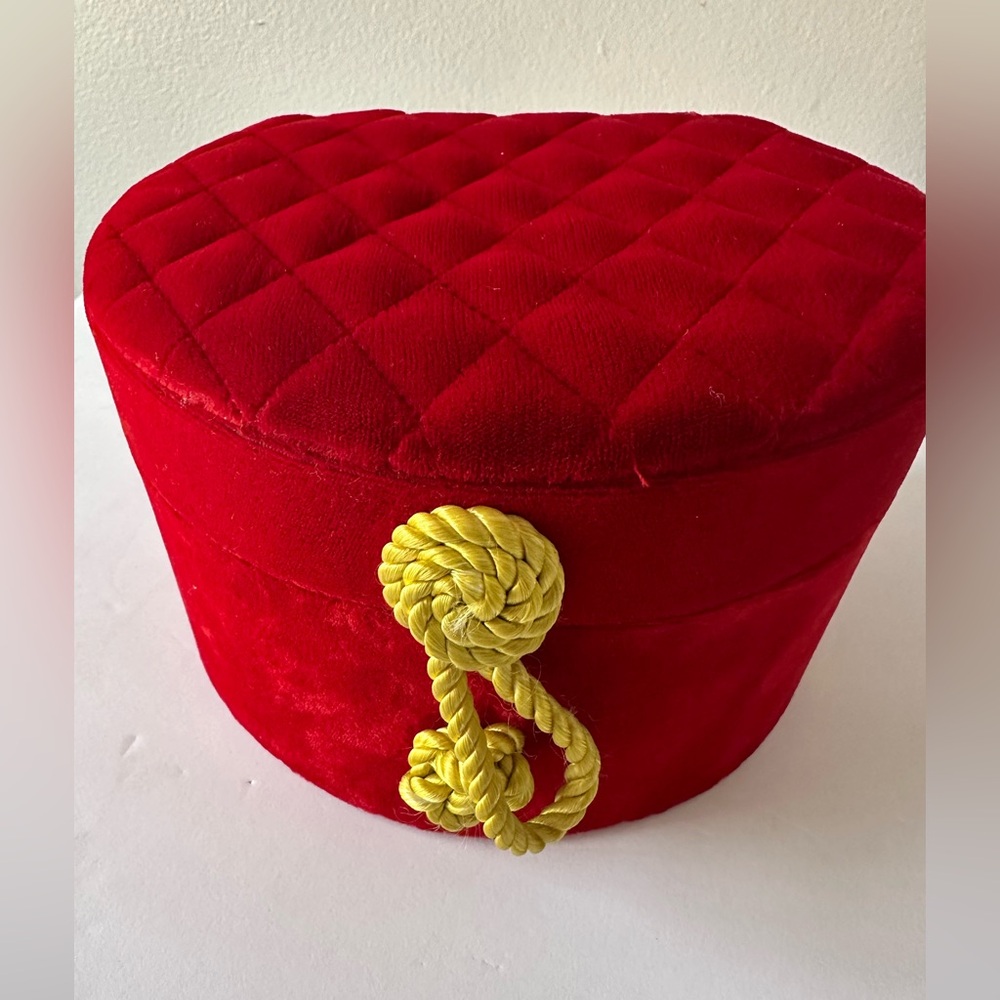 Red  Velvet  Box with Gold Rope Accent‎